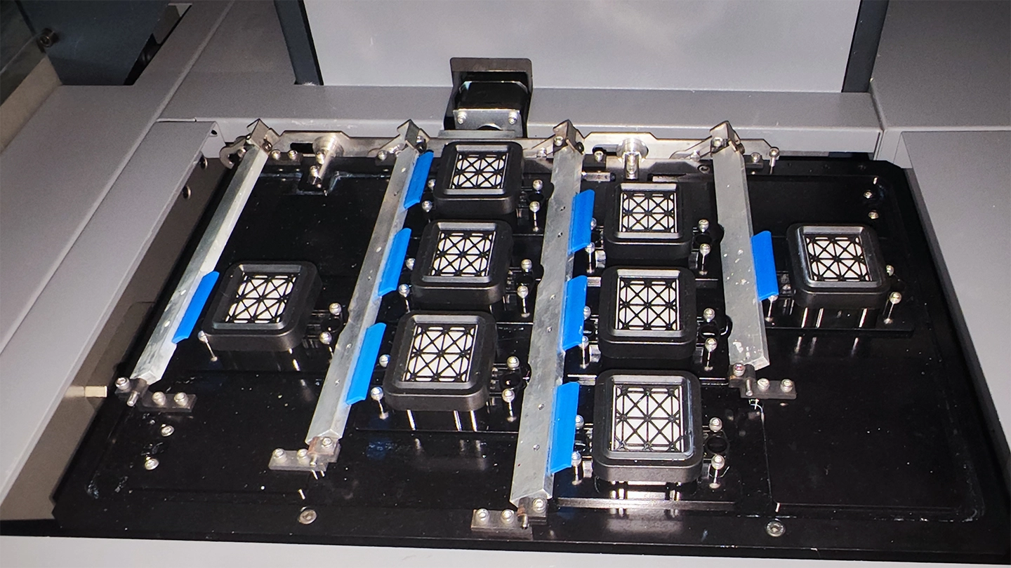 Glossy Matt Varnish Application